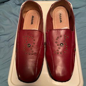 Size 9, Alia Black Leather Flats in Black and Red